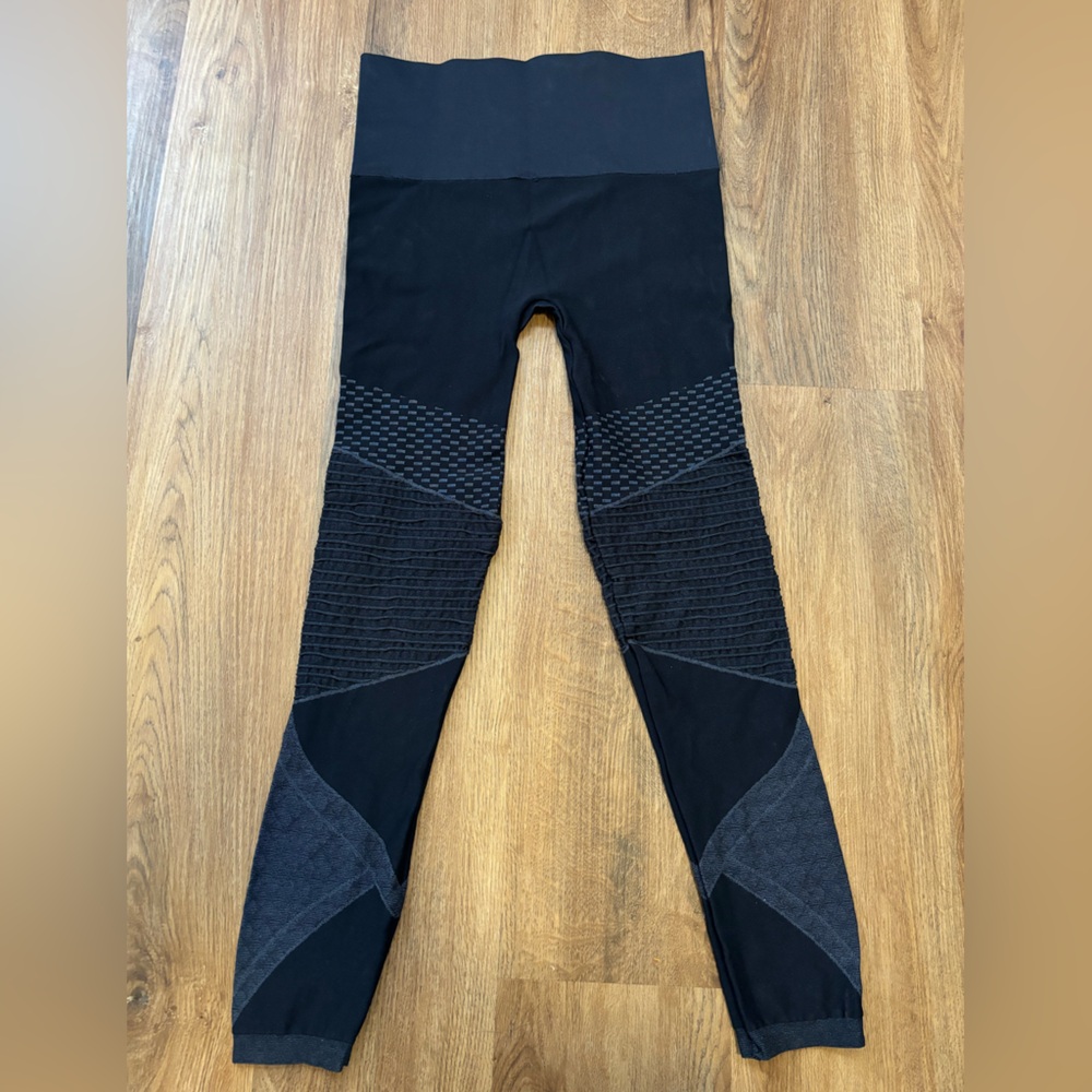 Spanx Look at Me Now Seamless Moto Leggings, Indigo Sky size Large